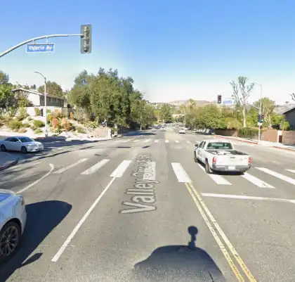 01-20-2026-Los-Angeles-County-CA-–-Passenger-Killed-in-Solo-Vehicle-Crash-on-Valley-Circle-Boulevard-in-Woodland-Hills