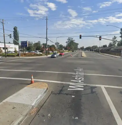 03-09-2026-Fresno-County-CA-–-Two-People-Injured-After-Car-Crashes-into-Apartment-Building-in-Northwest-Fresno