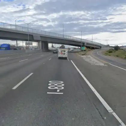 03-16-2026-Alameda-County-CA-–-Big-Rig-Overturns-in-Multi-Vehicle-Crash-on-I-880-in-Oakland