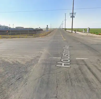 04-15-2026-Kings-County-CA-–-Honda-Civic-Driver-Injured-in-Crash-with-Kenworth-Truck-Near-Hanford