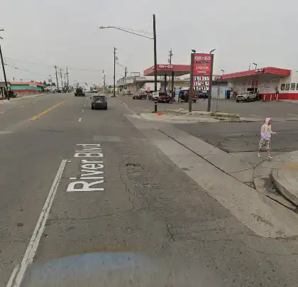 04-28-2026-Kern-County-Ca-–-Pedestrian-Injured-After-Being-Struck-By-Pickup-Truck-On-River-Blvd-In-Bakersfield