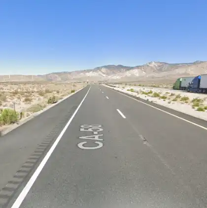 05-15-2026-Kern-County-CA-–-Possible-Head-On-Crash-Closes-Lane-on-Highway-58-in-Bakersfield