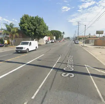 08-06-2026-Los-Angeles-County-CA-–-Three-Injured-After-Pickup-Truck-Crashes-Into-Taco-Truck-in-SouthLA