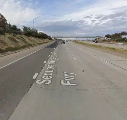 08-28-2026-Fresno-County-CA-–-Box-Truck-Driver-Severely-Injured-in-Highway-180-Crash-Near-Sanger
